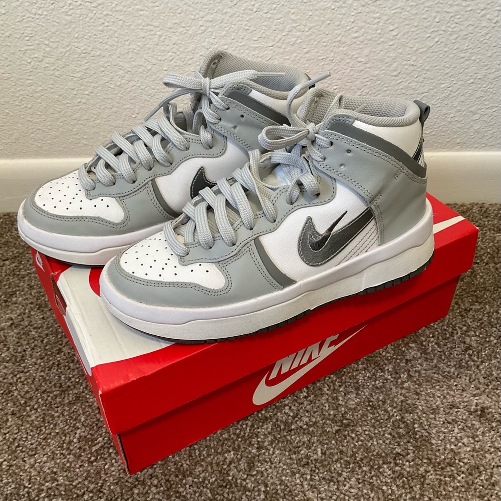 Nike Women Dunk High Up Gray Size 6